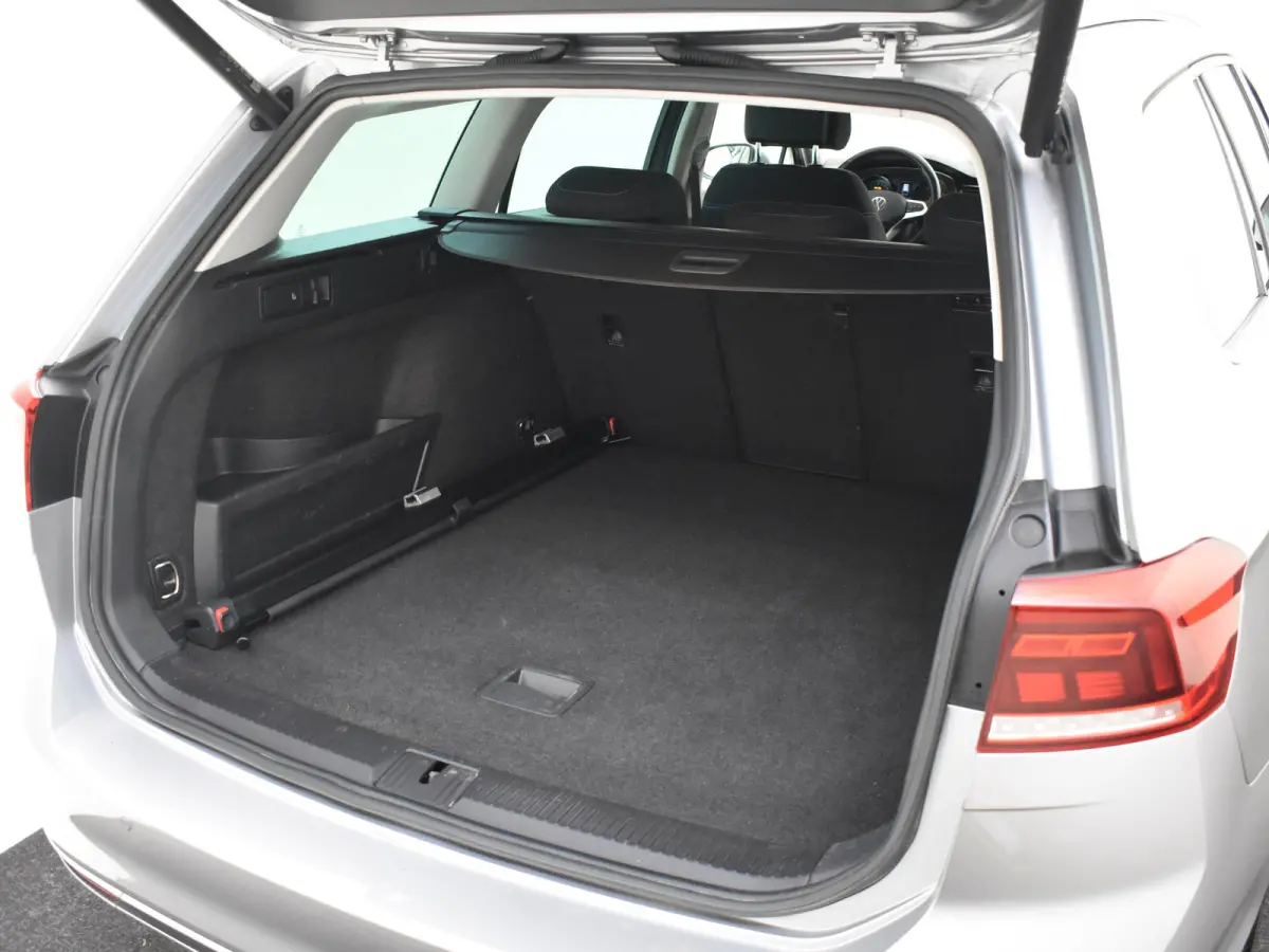 1.4 TSI PHEV GTE Business | SOH 98,4% l Trekhaak uitklapbaar | Achteruitrijcamera | Cruise control adaptief | Stoelverwarming | DAB | LED |  Navigatie |  Achterklep electrisch | 18"LMV