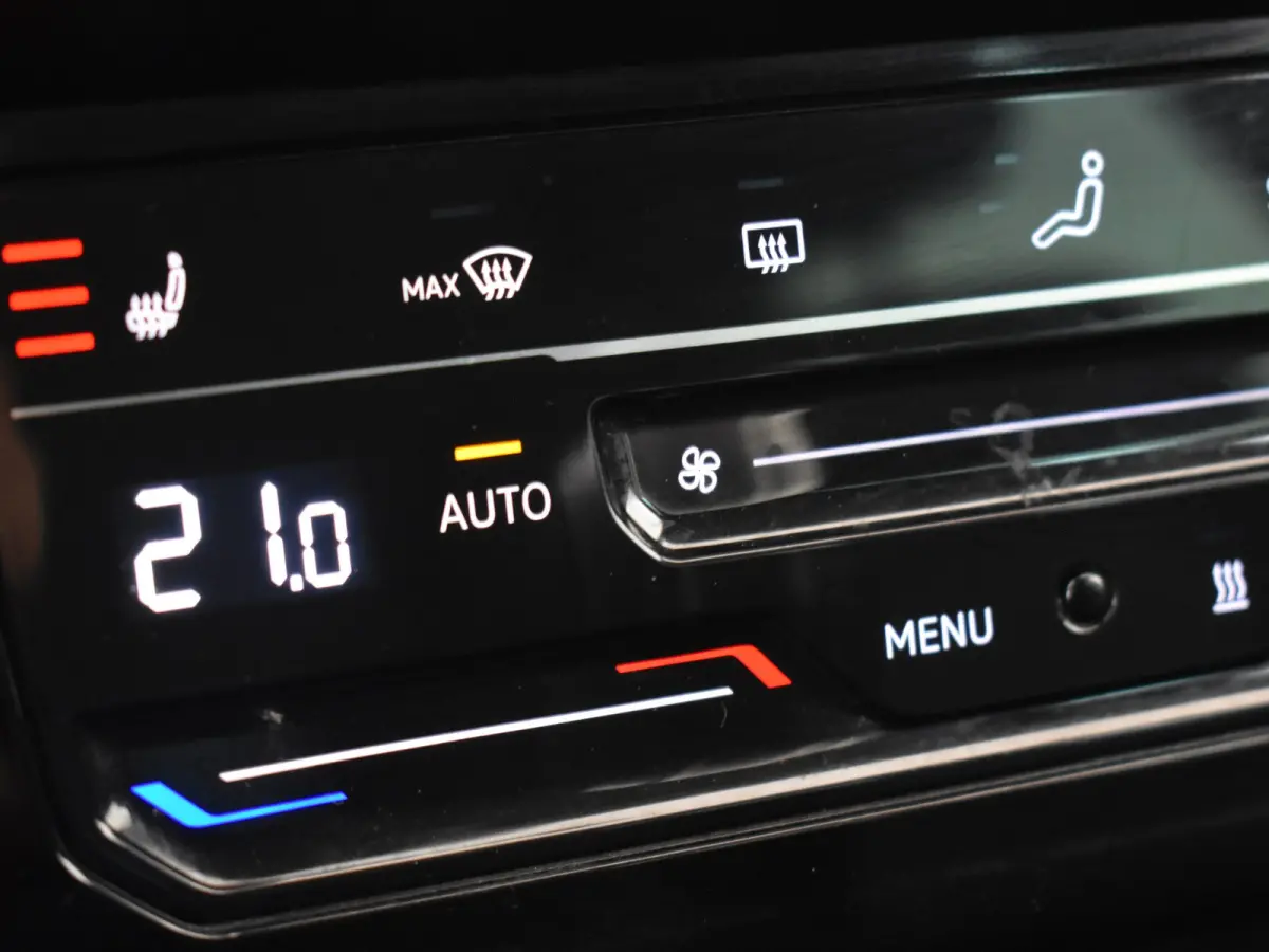 1.4 TSI PHEV GTE Business | SOH 98,4% l Trekhaak uitklapbaar | Achteruitrijcamera | Cruise control adaptief | Stoelverwarming | DAB | LED |  Navigatie |  Achterklep electrisch | 18"LMV