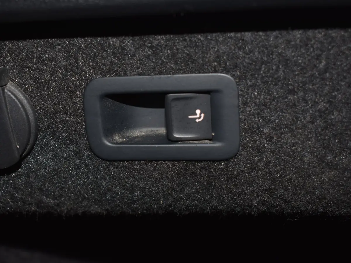1.4 TSI PHEV GTE Business | SOH 98,4% l Trekhaak uitklapbaar | Achteruitrijcamera | Cruise control adaptief | Stoelverwarming | DAB | LED |  Navigatie |  Achterklep electrisch | 18"LMV