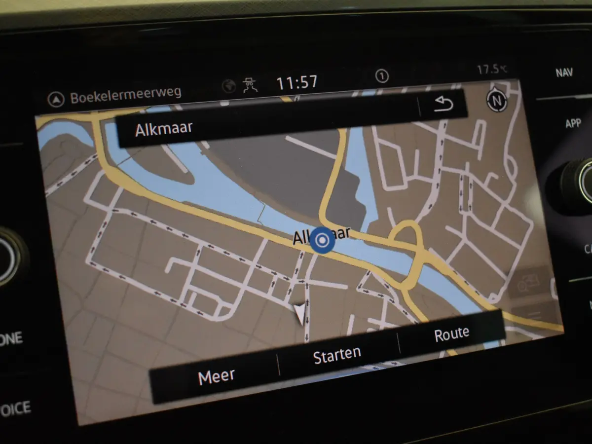 1.4 TSI PHEV GTE Business | SOH 98,4% l Trekhaak uitklapbaar | Achteruitrijcamera | Cruise control adaptief | Stoelverwarming | DAB | LED |  Navigatie |  Achterklep electrisch | 18"LMV