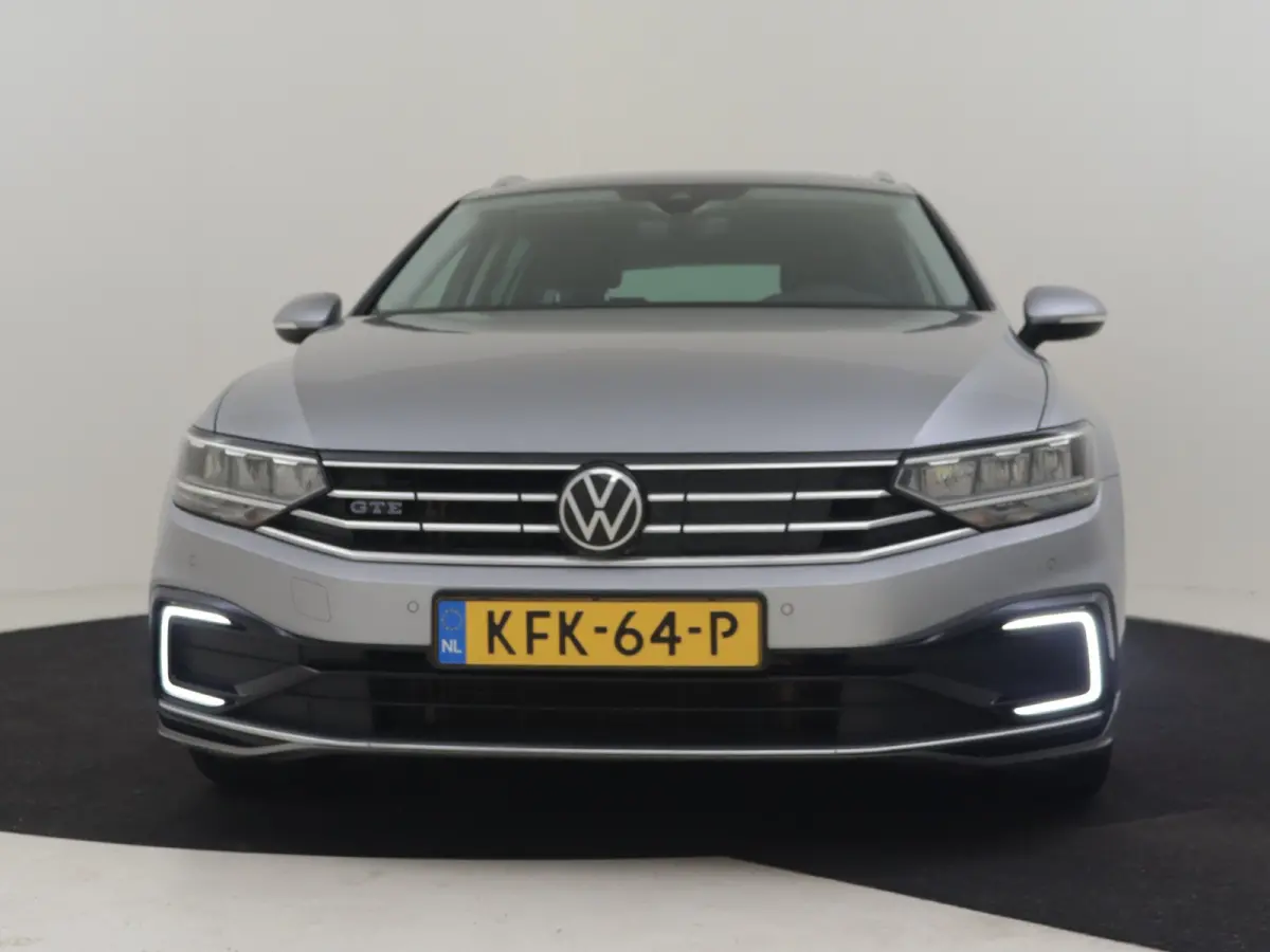 1.4 TSI PHEV GTE Business | SOH 98,4% l Trekhaak uitklapbaar | Achteruitrijcamera | Cruise control adaptief | Stoelverwarming | DAB | LED |  Navigatie |  Achterklep electrisch | 18"LMV