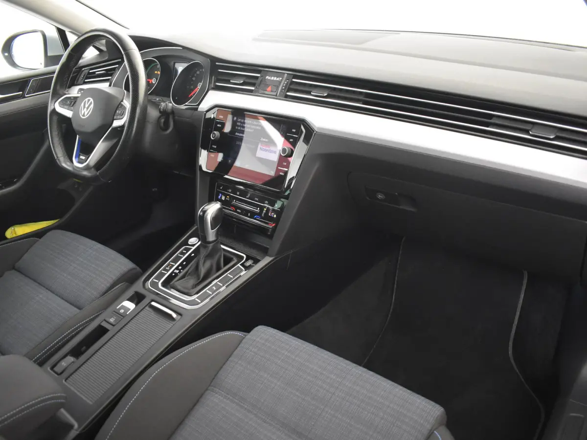 1.4 TSI PHEV GTE Business | SOH 98,4% l Trekhaak uitklapbaar | Achteruitrijcamera | Cruise control adaptief | Stoelverwarming | DAB | LED |  Navigatie |  Achterklep electrisch | 18"LMV