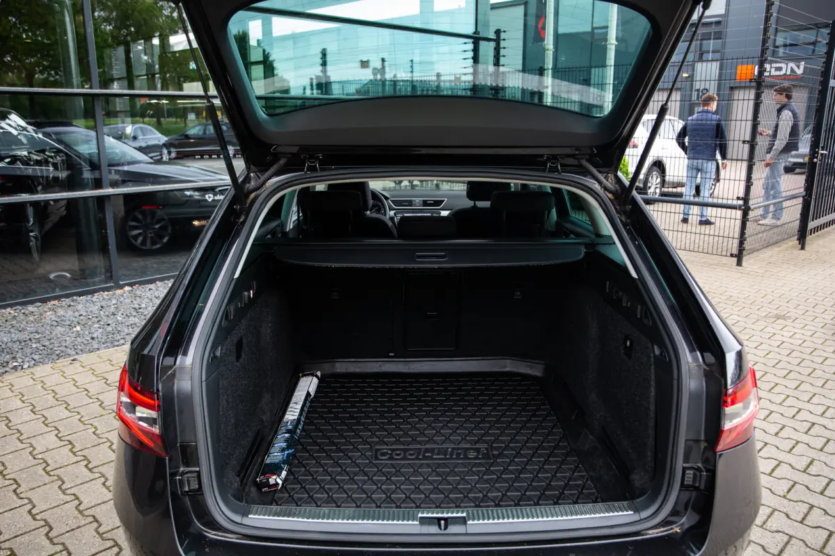 1.6 TDI Ambition Business , Panoramadak, Stoelverwarming, Led