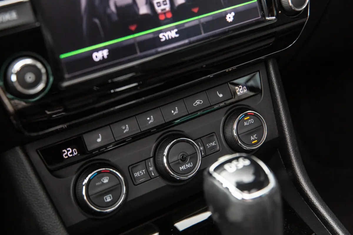 1.6 TDI Ambition Business , Panoramadak, Stoelverwarming, Led