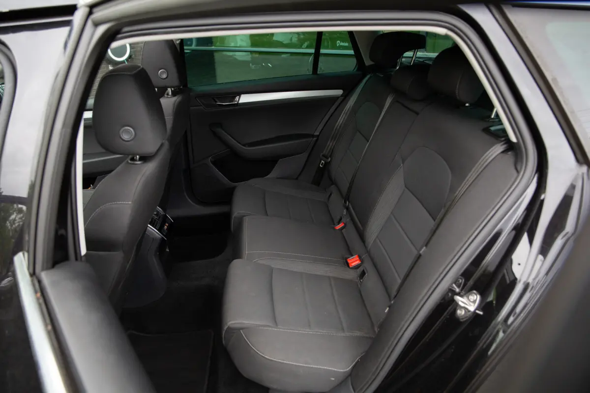 1.6 TDI Ambition Business , Panoramadak, Stoelverwarming, Led