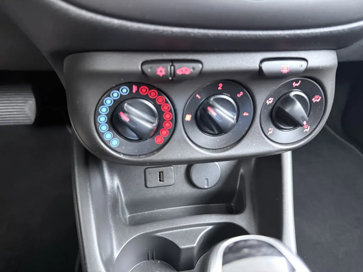 1.4 Edition | Airco (handmatig) | Cruisecontrol standaard | Lederen stuurwiel