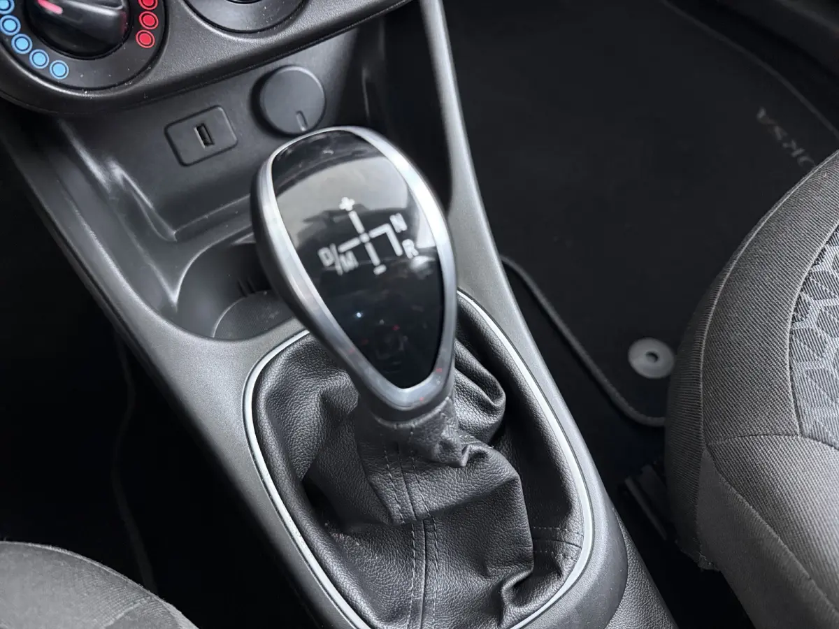 1.4 Edition | Airco (handmatig) | Cruisecontrol standaard | Lederen stuurwiel