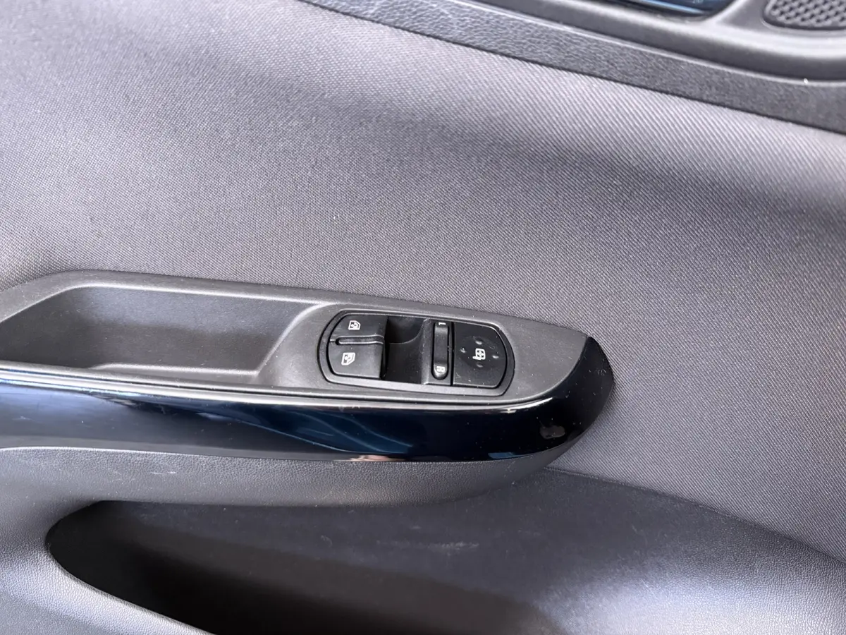 1.4 Edition | Airco (handmatig) | Cruisecontrol standaard | Lederen stuurwiel