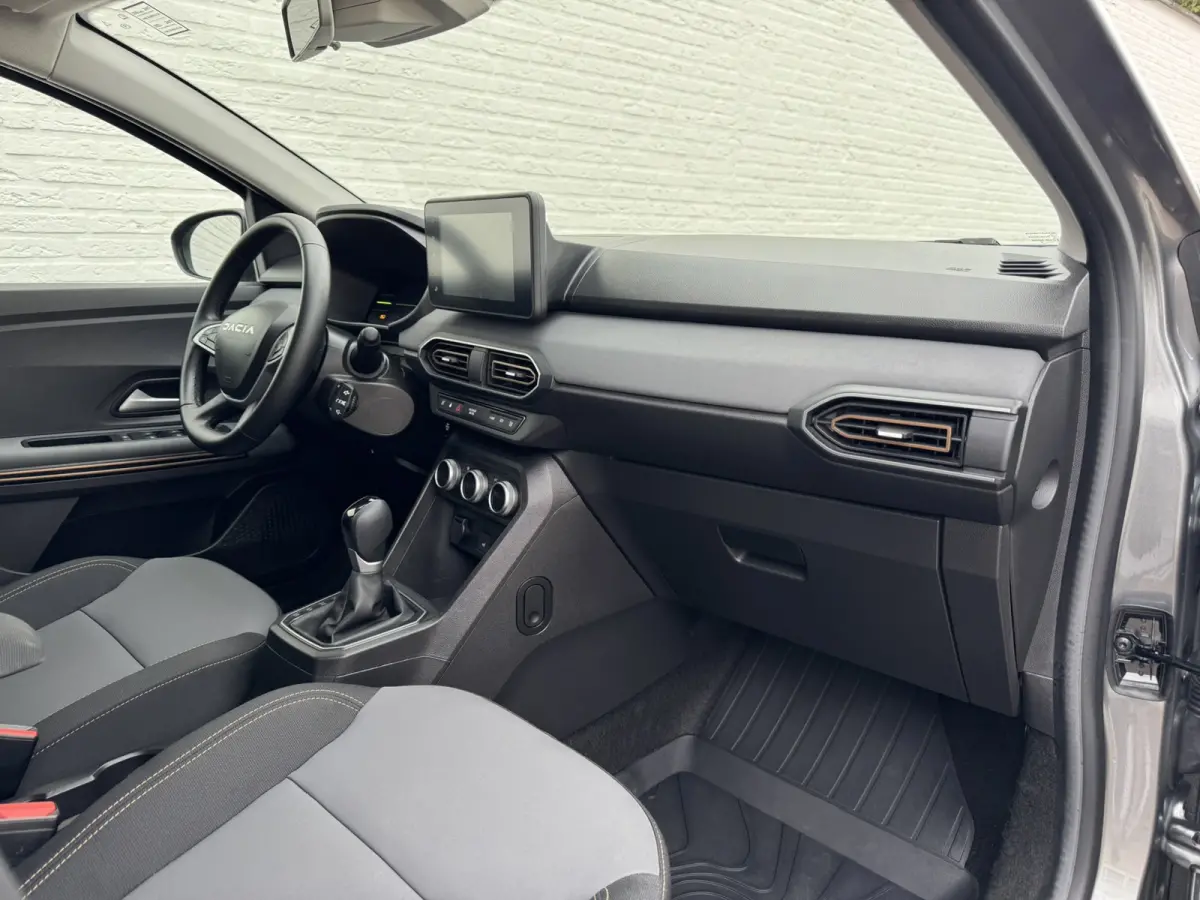 1.6 Hybrid 140 Extreme 7p. Cruise Camera Navi Carplay Stoelverwarming Lane assist Clima Keyless
