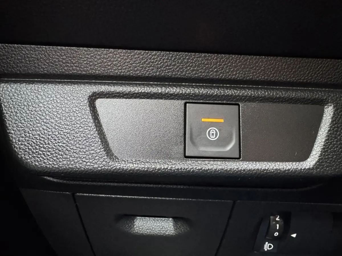 1.6 Hybrid 140 Extreme 7p. Cruise Camera Navi Carplay Stoelverwarming Lane assist Clima Keyless