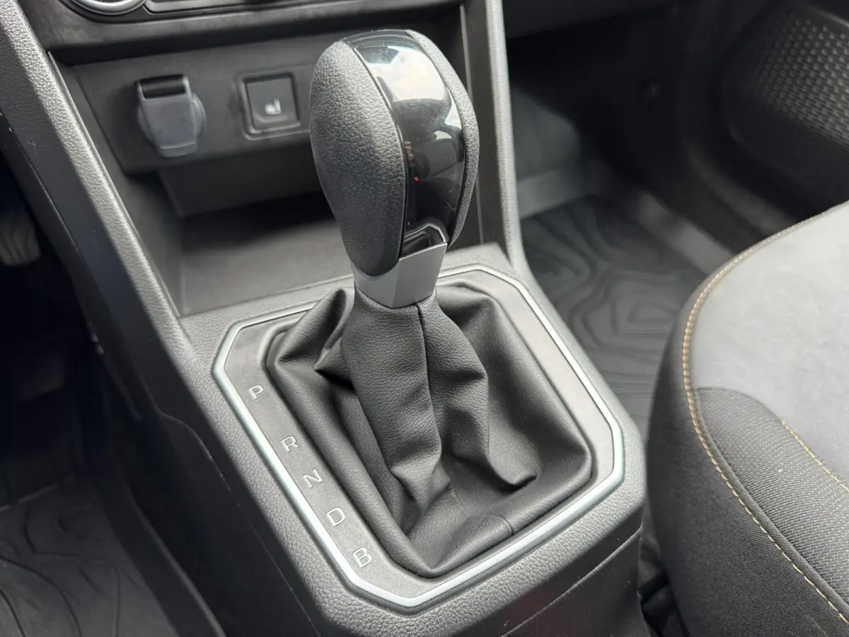 1.6 Hybrid 140 Extreme 7p. Cruise Camera Navi Carplay Stoelverwarming Lane assist Clima Keyless