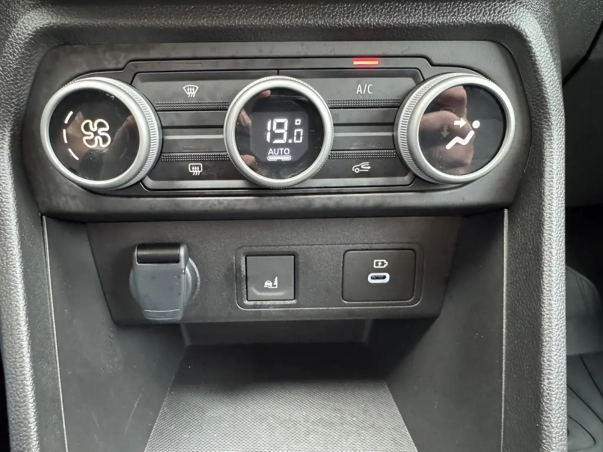 1.6 Hybrid 140 Extreme 7p. Cruise Camera Navi Carplay Stoelverwarming Lane assist Clima Keyless
