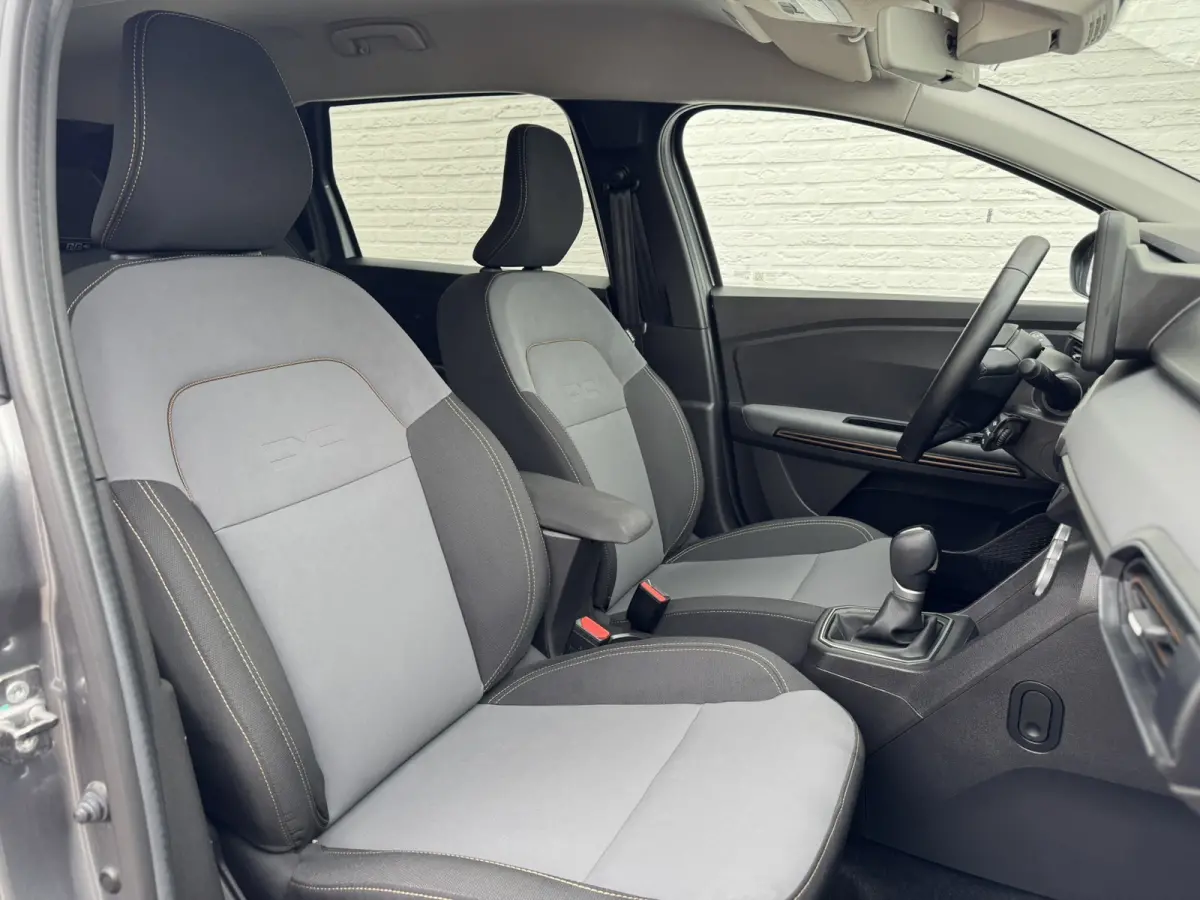 1.6 Hybrid 140 Extreme 7p. Cruise Camera Navi Carplay Stoelverwarming Lane assist Clima Keyless