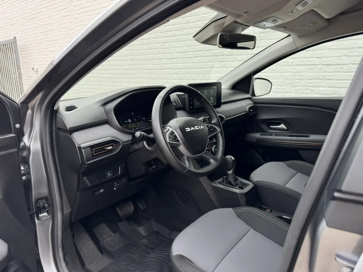 1.6 Hybrid 140 Extreme 7p. Cruise Camera Navi Carplay Stoelverwarming Lane assist Clima Keyless