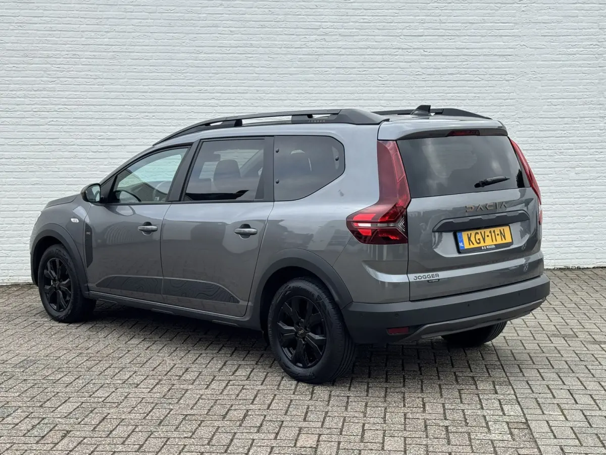1.6 Hybrid 140 Extreme 7p. Cruise Camera Navi Carplay Stoelverwarming Lane assist Clima Keyless