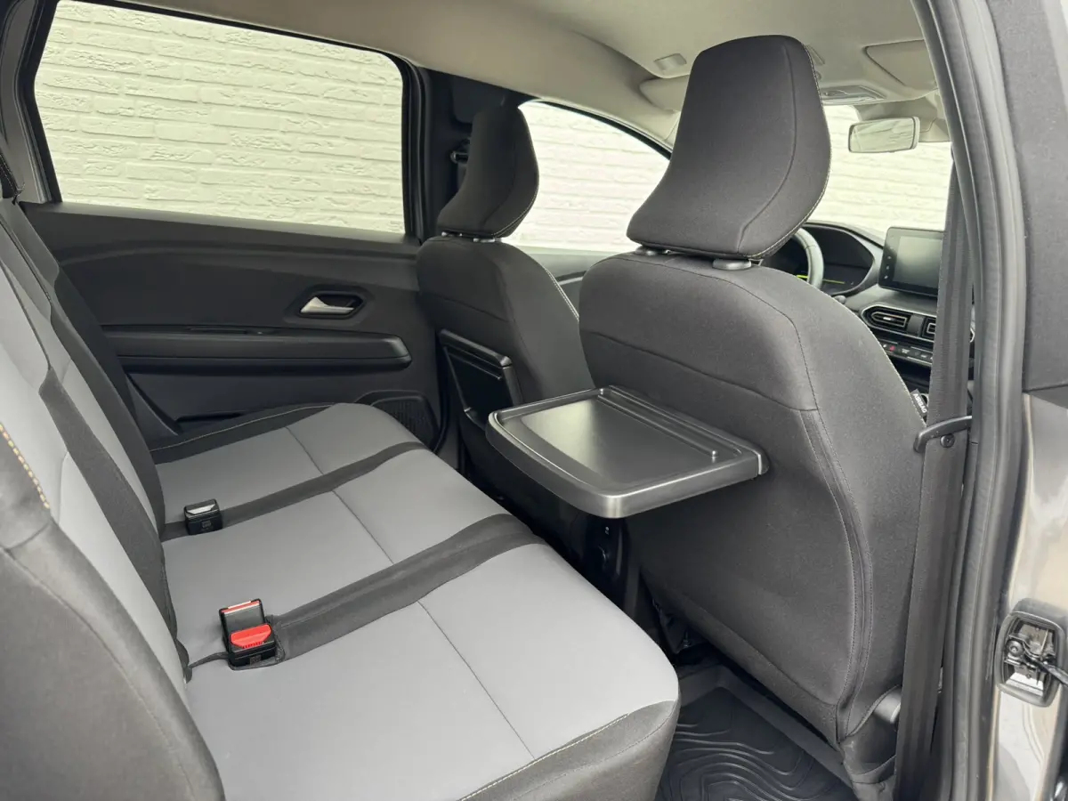1.6 Hybrid 140 Extreme 7p. Cruise Camera Navi Carplay Stoelverwarming Lane assist Clima Keyless
