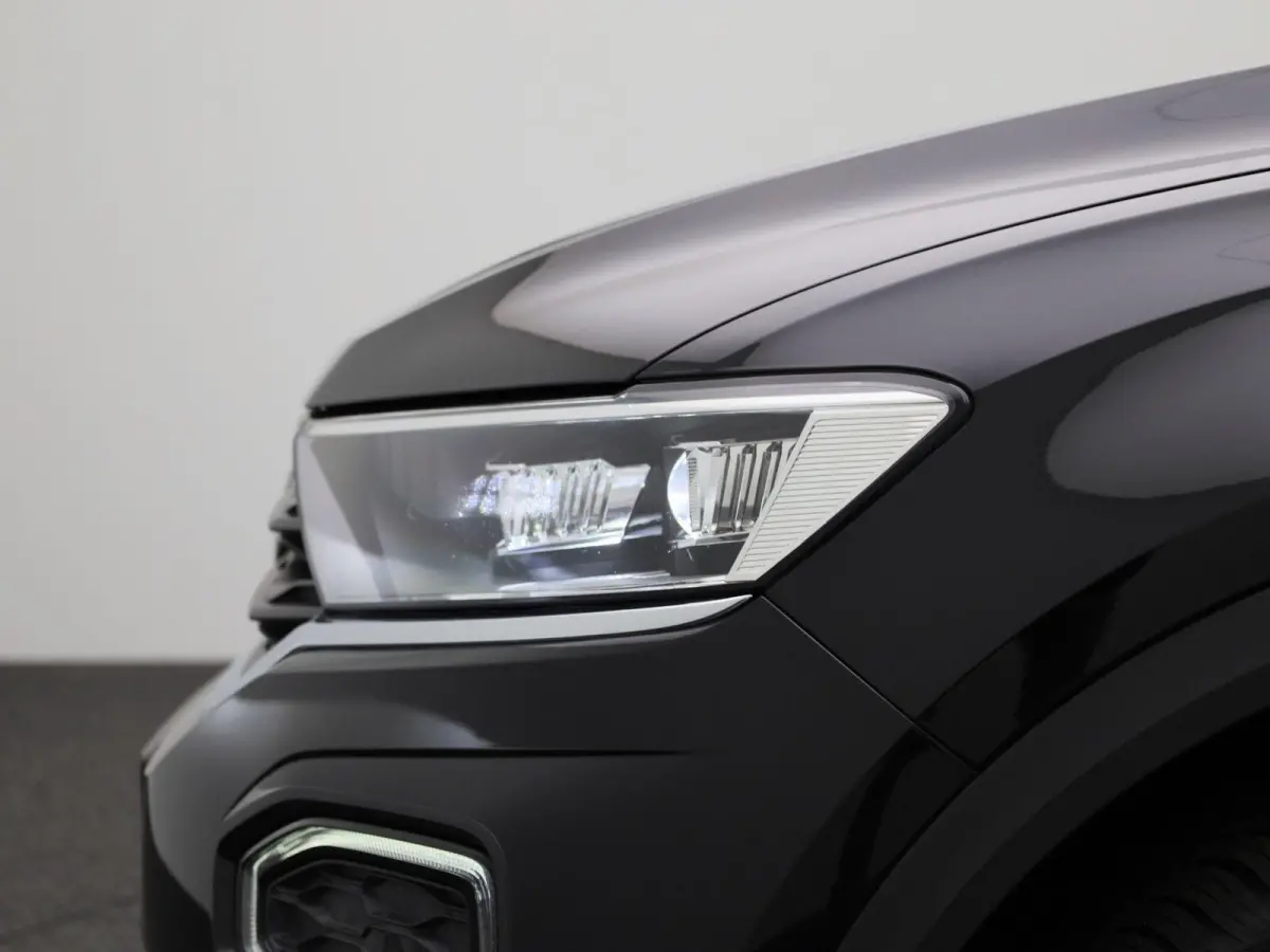 1.5 TSI Sport Business R-Line | Camera | Parkeersensoren | Stoelverwarming | Trekhaak | Lederen Bekleding |
