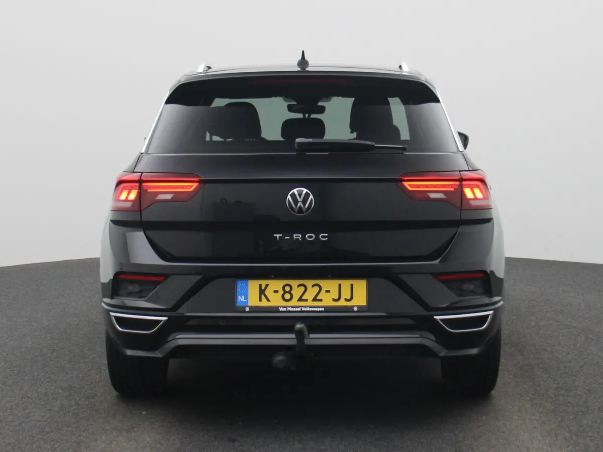 1.5 TSI Sport Business R-Line | Camera | Parkeersensoren | Stoelverwarming | Trekhaak | Lederen Bekleding |
