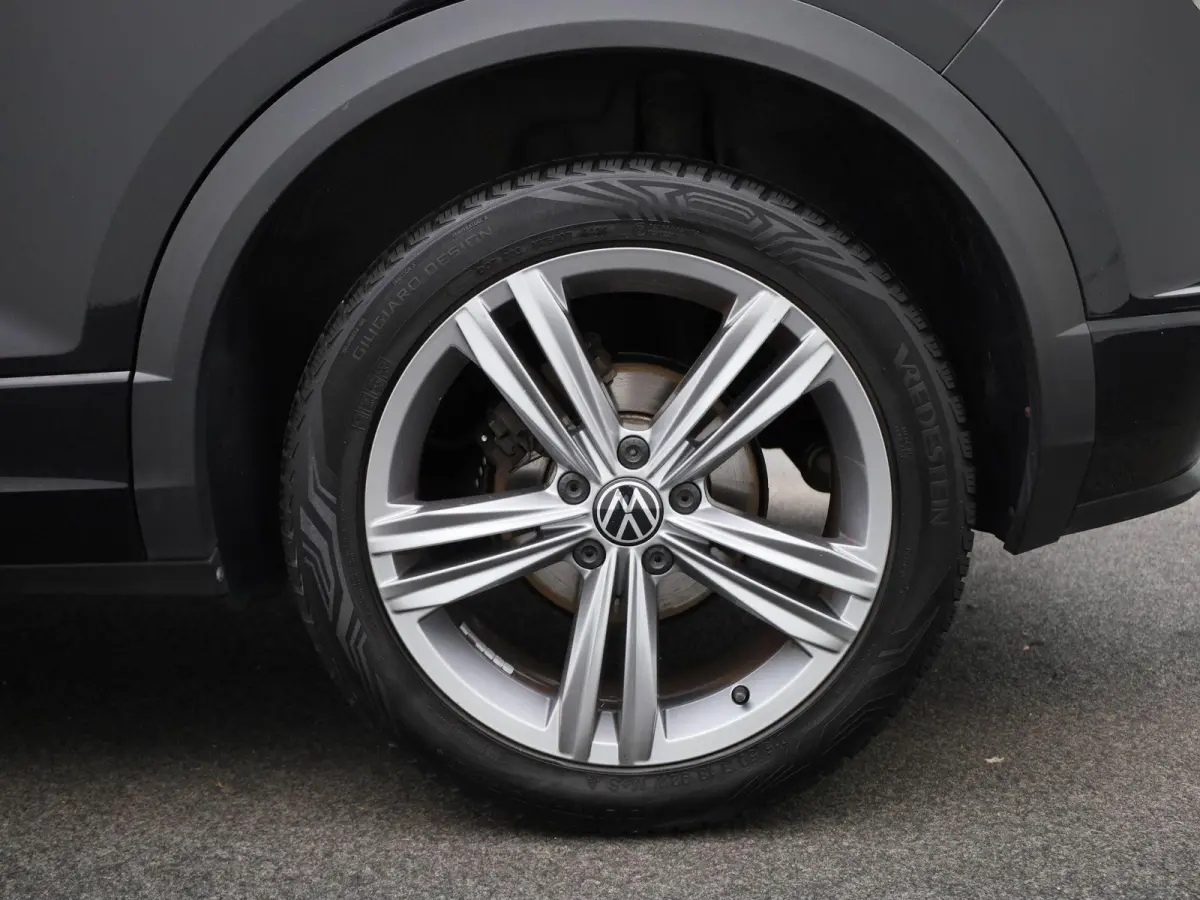 1.5 TSI Sport Business R-Line | Camera | Parkeersensoren | Stoelverwarming | Trekhaak | Lederen Bekleding |