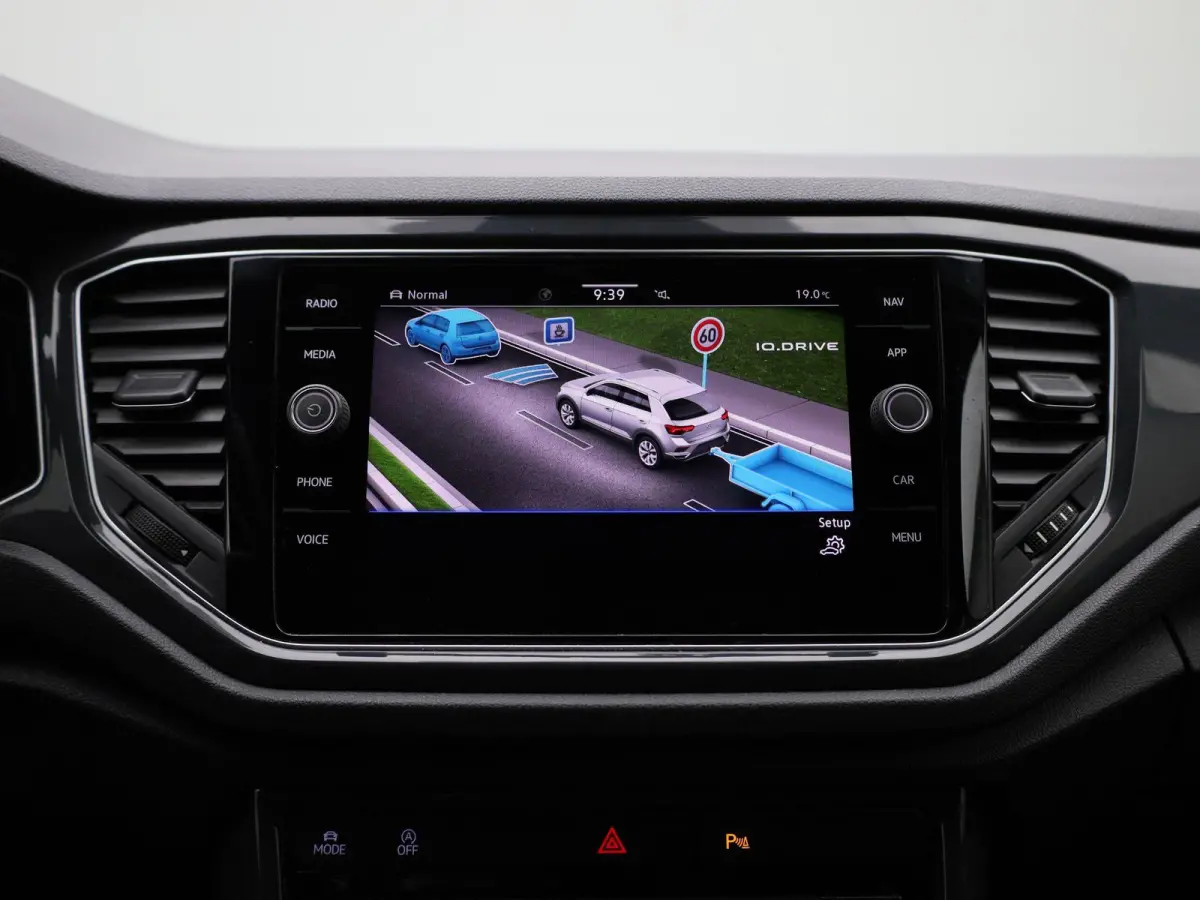 1.5 TSI Sport Business R-Line | Camera | Parkeersensoren | Stoelverwarming | Trekhaak | Lederen Bekleding |