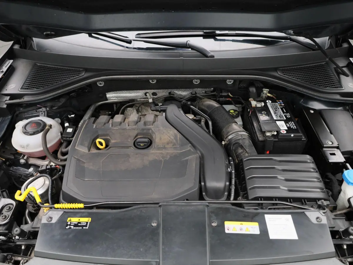 1.5 TSI Sport Business R-Line | Camera | Parkeersensoren | Stoelverwarming | Trekhaak | Lederen Bekleding |