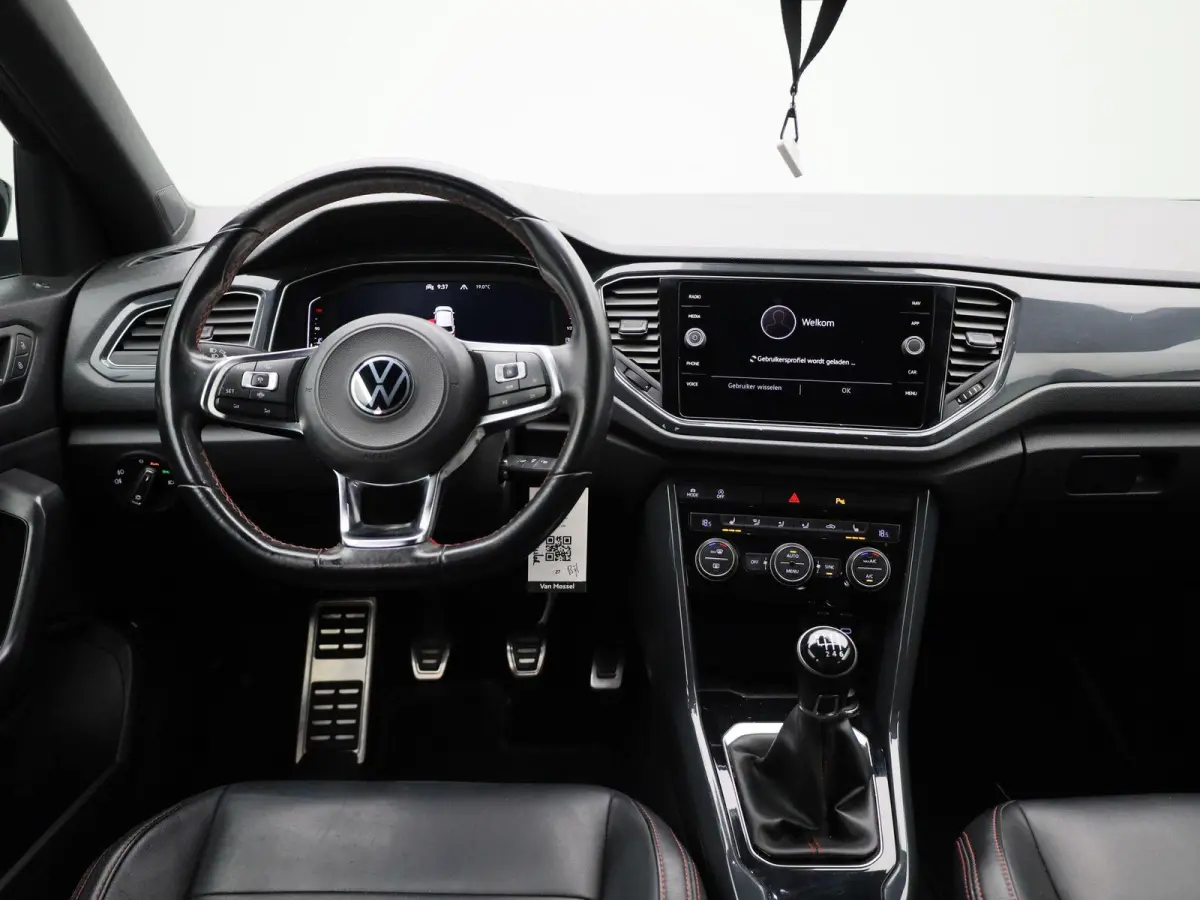 1.5 TSI Sport Business R-Line | Camera | Parkeersensoren | Stoelverwarming | Trekhaak | Lederen Bekleding |