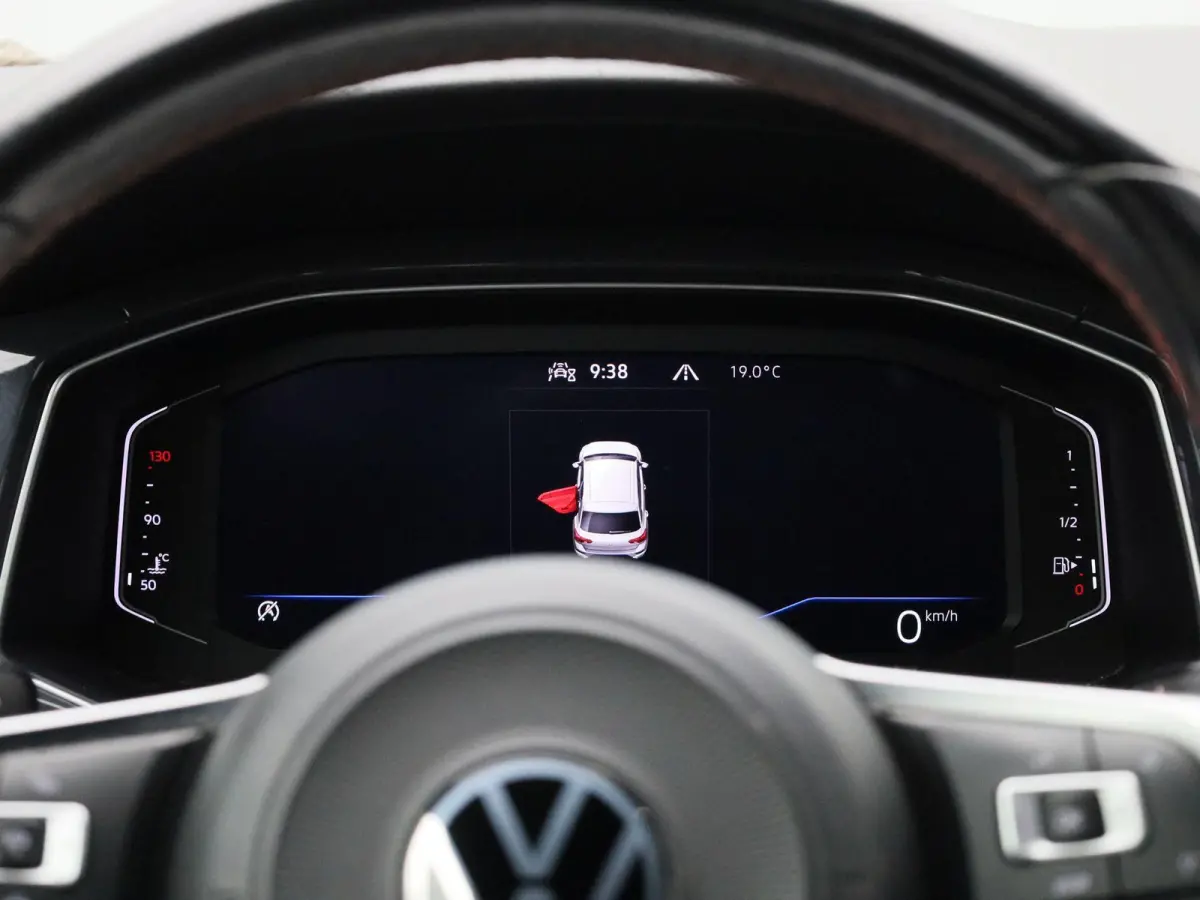 1.5 TSI Sport Business R-Line | Camera | Parkeersensoren | Stoelverwarming | Trekhaak | Lederen Bekleding |