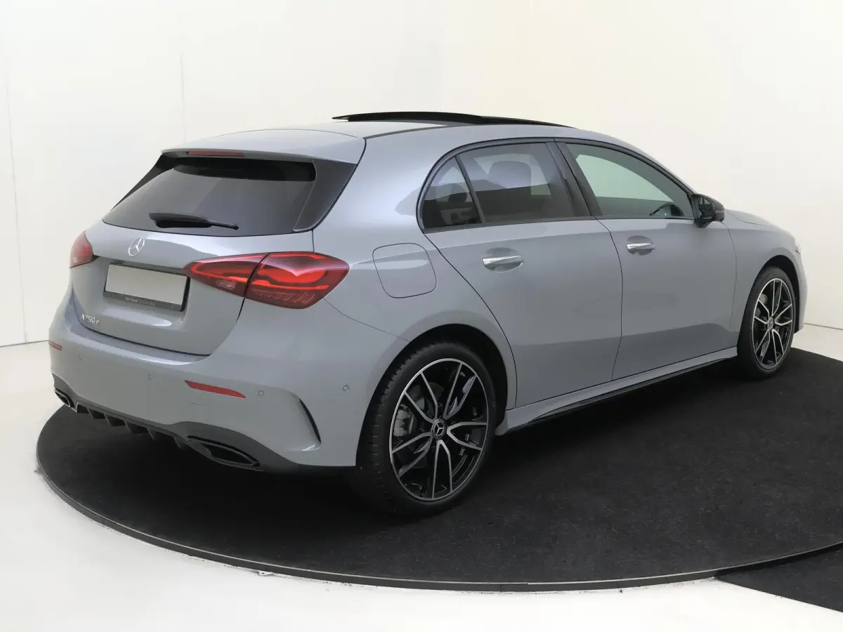 250 e 140 Year Edition / Panoramadak / Sfeerverlichting / 19inch / Night-Pakket / Prijs incl. inruilpremie