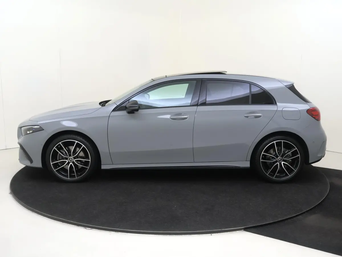 250 e 140 Year Edition / Panoramadak / Sfeerverlichting / 19inch / Night-Pakket / Prijs incl. inruilpremie