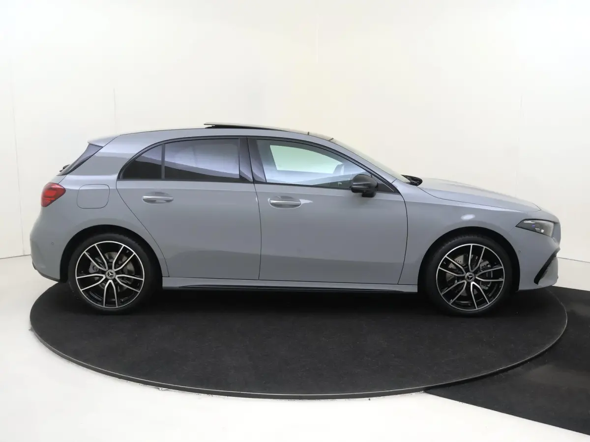 250 e 140 Year Edition / Panoramadak / Sfeerverlichting / 19inch / Night-Pakket / Prijs incl. inruilpremie