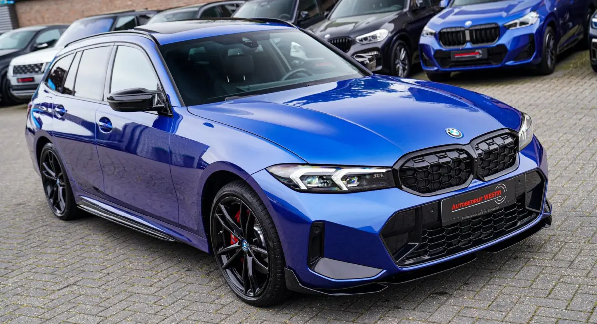 330e xDrive M-pakket | Panorama | HuD | Sfeerverlichting | BMW LED | Camera | Portimao blau metallic |