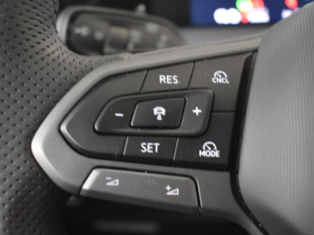 1.5 eHybrid R-Line Edition 204Pk DSG/AUTO | Glazen panorama-dak | Trekhaak uitklapbaar | Achteruitrijcamera | Apple carplay Android auto | Cruise control adaptief | DAB| LED | Keyless | 20"L