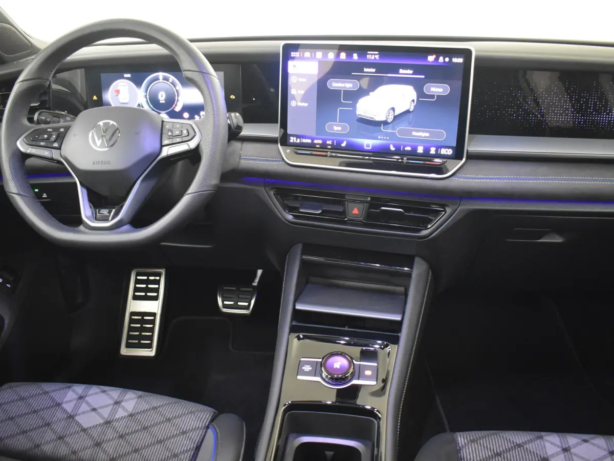 1.5 eHybrid R-Line Edition 204Pk DSG/AUTO | Glazen panorama-dak | Trekhaak uitklapbaar | Achteruitrijcamera | Apple carplay Android auto | Cruise control adaptief | DAB| LED | Keyless | 20"L