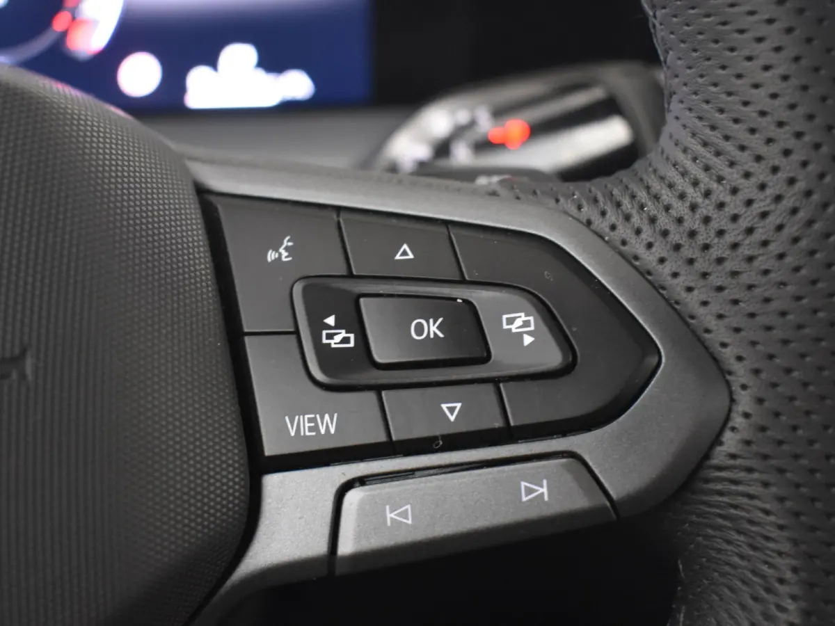 1.5 eHybrid R-Line Edition 204Pk DSG/AUTO | Glazen panorama-dak | Trekhaak uitklapbaar | Achteruitrijcamera | Apple carplay Android auto | Cruise control adaptief | DAB| LED | Keyless | 20"L