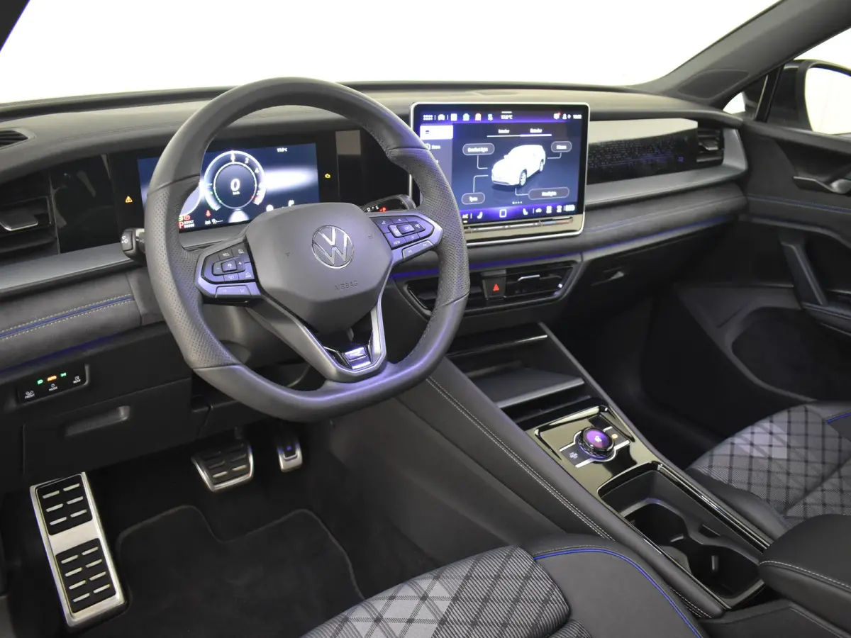 1.5 eHybrid R-Line Edition 204Pk DSG/AUTO | Glazen panorama-dak | Trekhaak uitklapbaar | Achteruitrijcamera | Apple carplay Android auto | Cruise control adaptief | DAB| LED | Keyless | 20"L