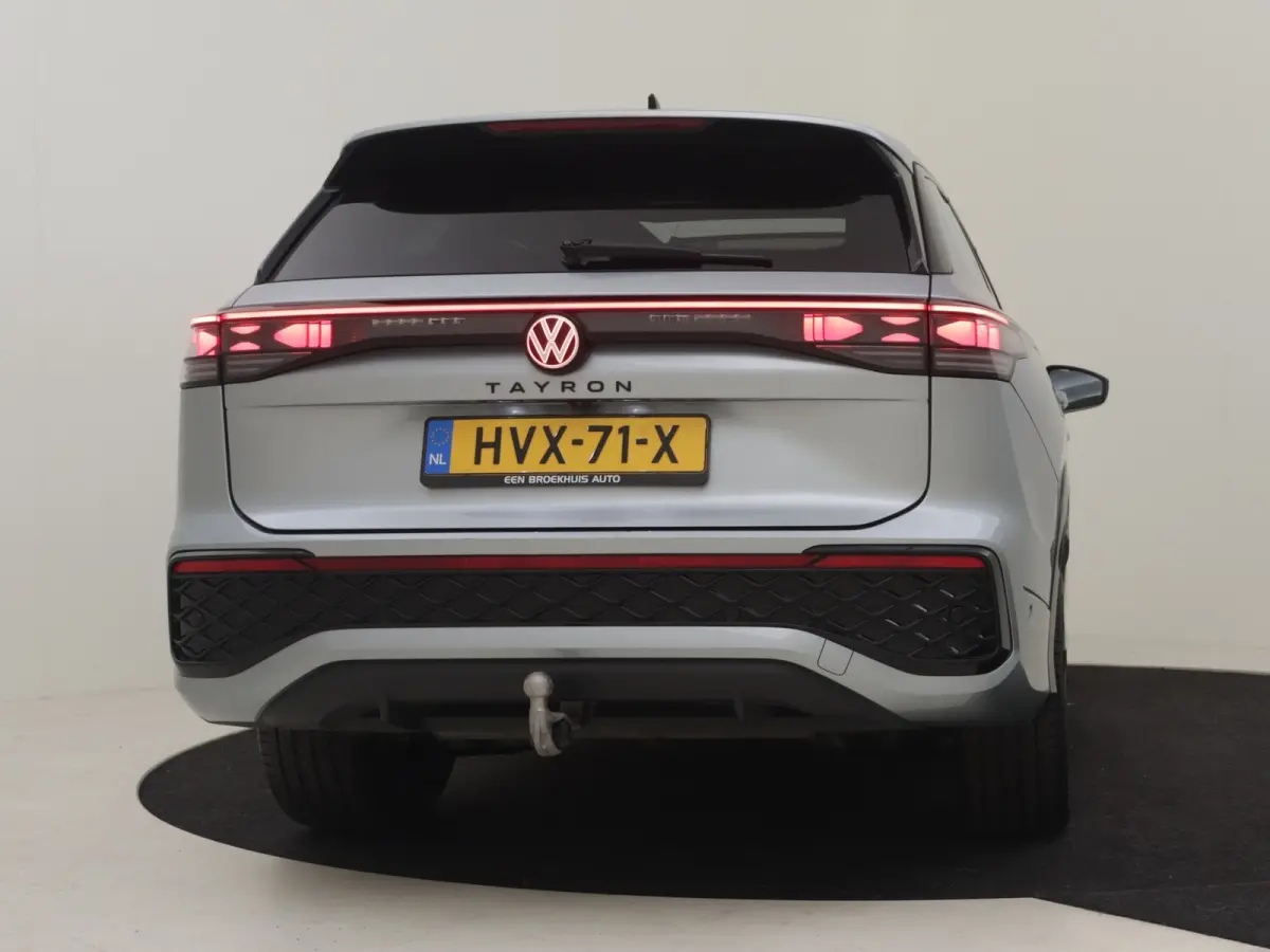 1.5 eHybrid R-Line Edition 204Pk DSG/AUTO | Glazen panorama-dak | Trekhaak uitklapbaar | Achteruitrijcamera | Apple carplay Android auto | Cruise control adaptief | DAB| LED | Keyless | 20"L