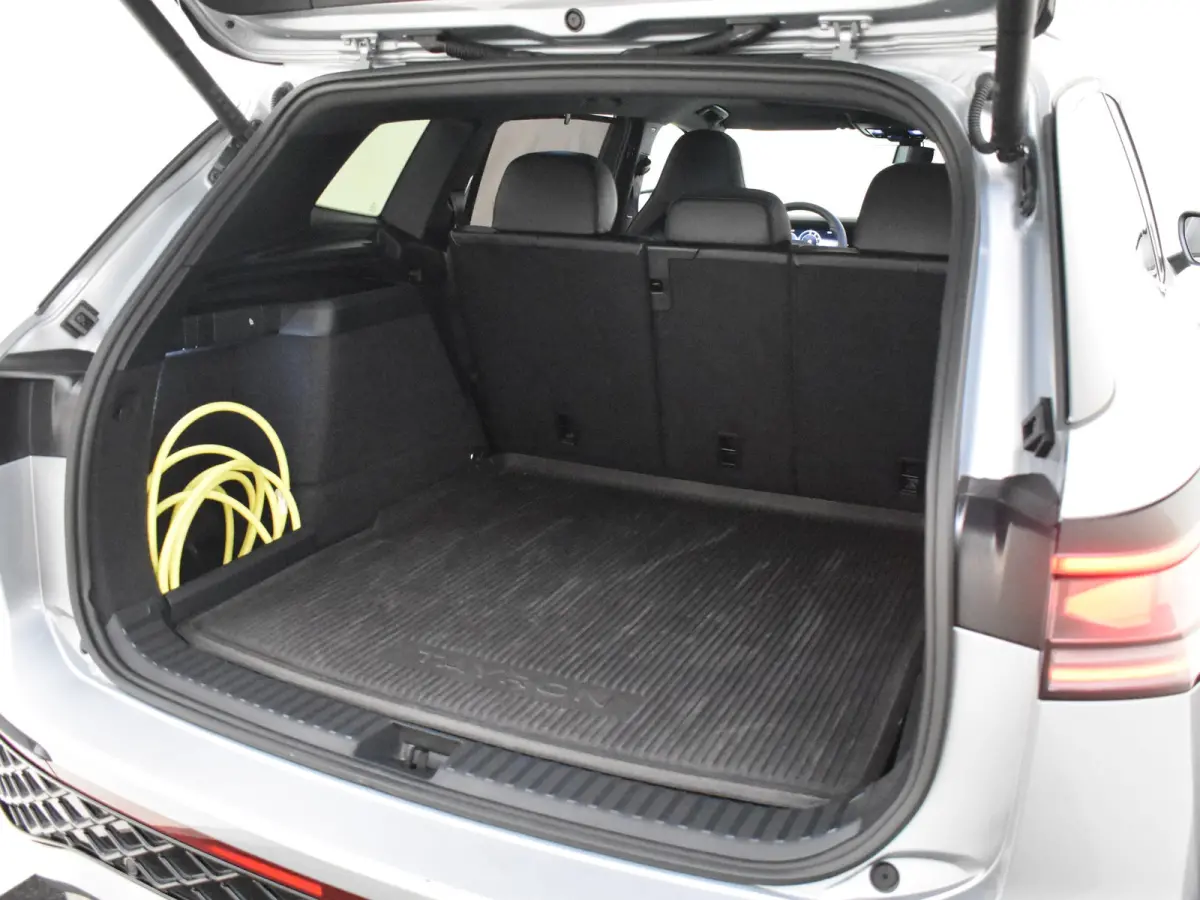 1.5 eHybrid R-Line Edition 204Pk DSG/AUTO | Glazen panorama-dak | Trekhaak uitklapbaar | Achteruitrijcamera | Apple carplay Android auto | Cruise control adaptief | DAB| LED | Keyless | 20"L