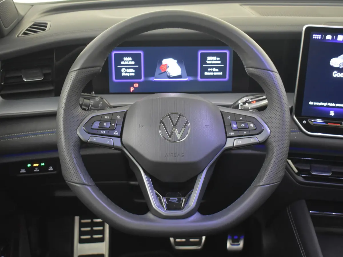 1.5 eHybrid R-Line Edition 204Pk DSG/AUTO | Glazen panorama-dak | Trekhaak uitklapbaar | Achteruitrijcamera | Apple carplay Android auto | Cruise control adaptief | DAB| LED | Keyless | 20"L