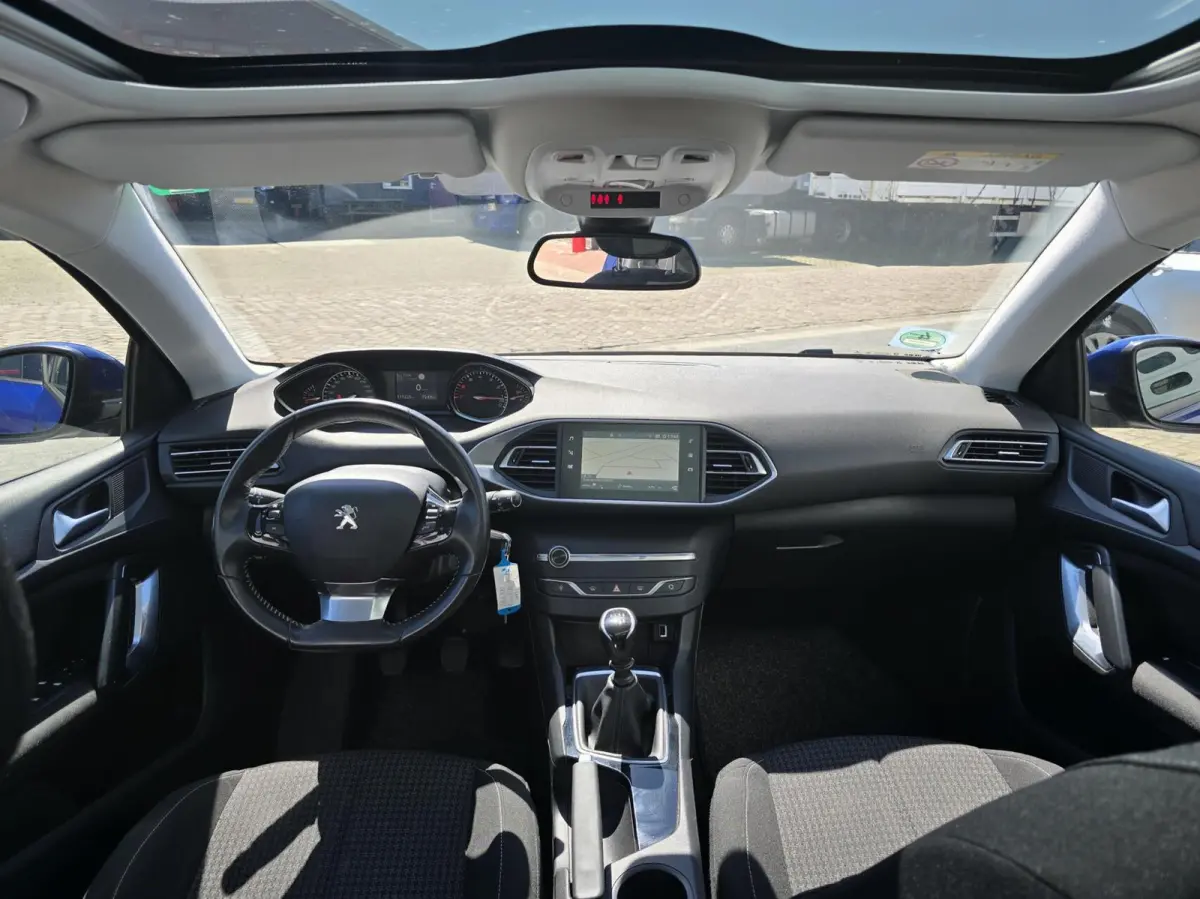 1.2 PureTech Blue Lease Exec. Navi/Pano/Clima