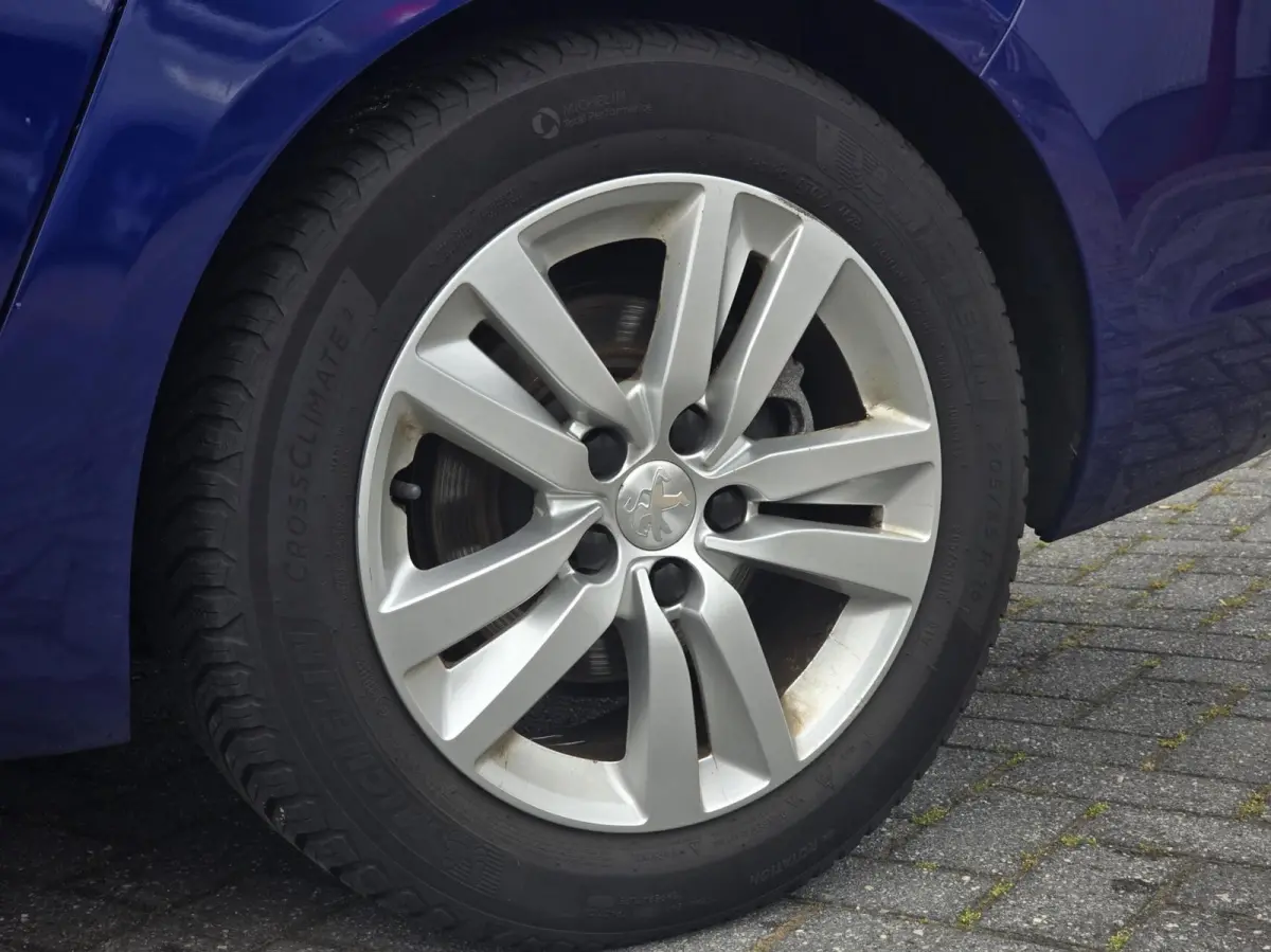1.2 PureTech Blue Lease Exec. Navi/Pano/Clima