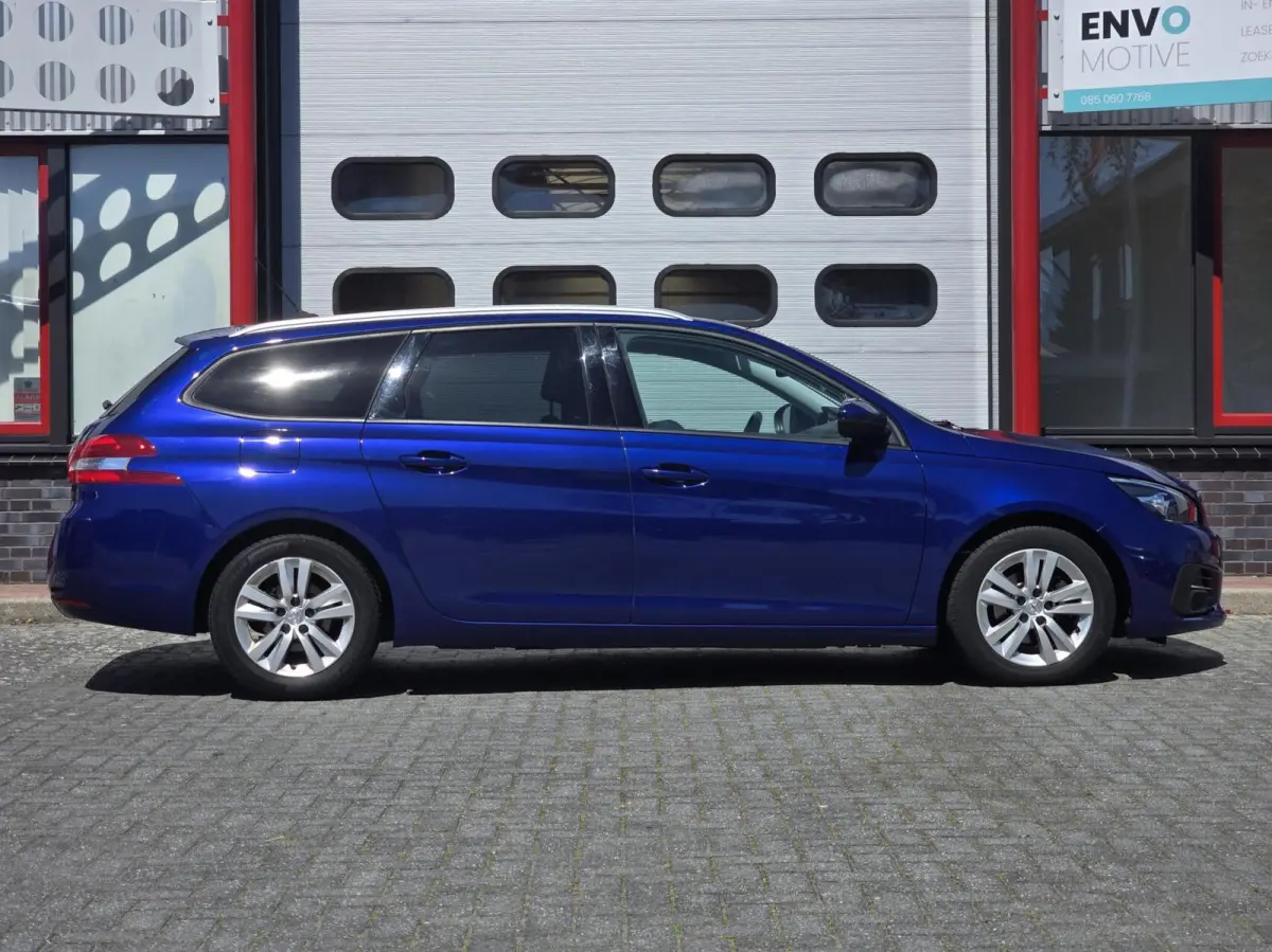 1.2 PureTech Blue Lease Exec. Navi/Pano/Clima