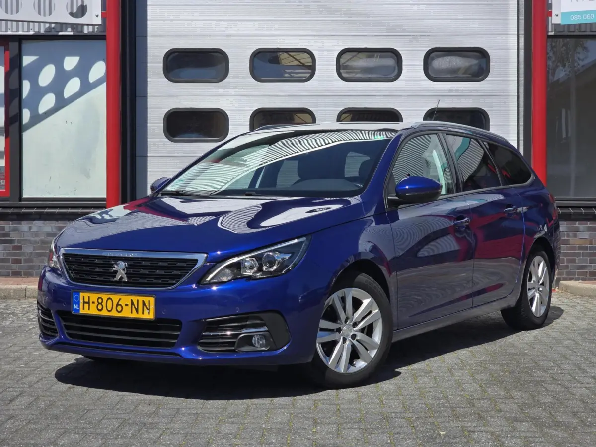 1.2 PureTech Blue Lease Exec. Navi/Pano/Clima