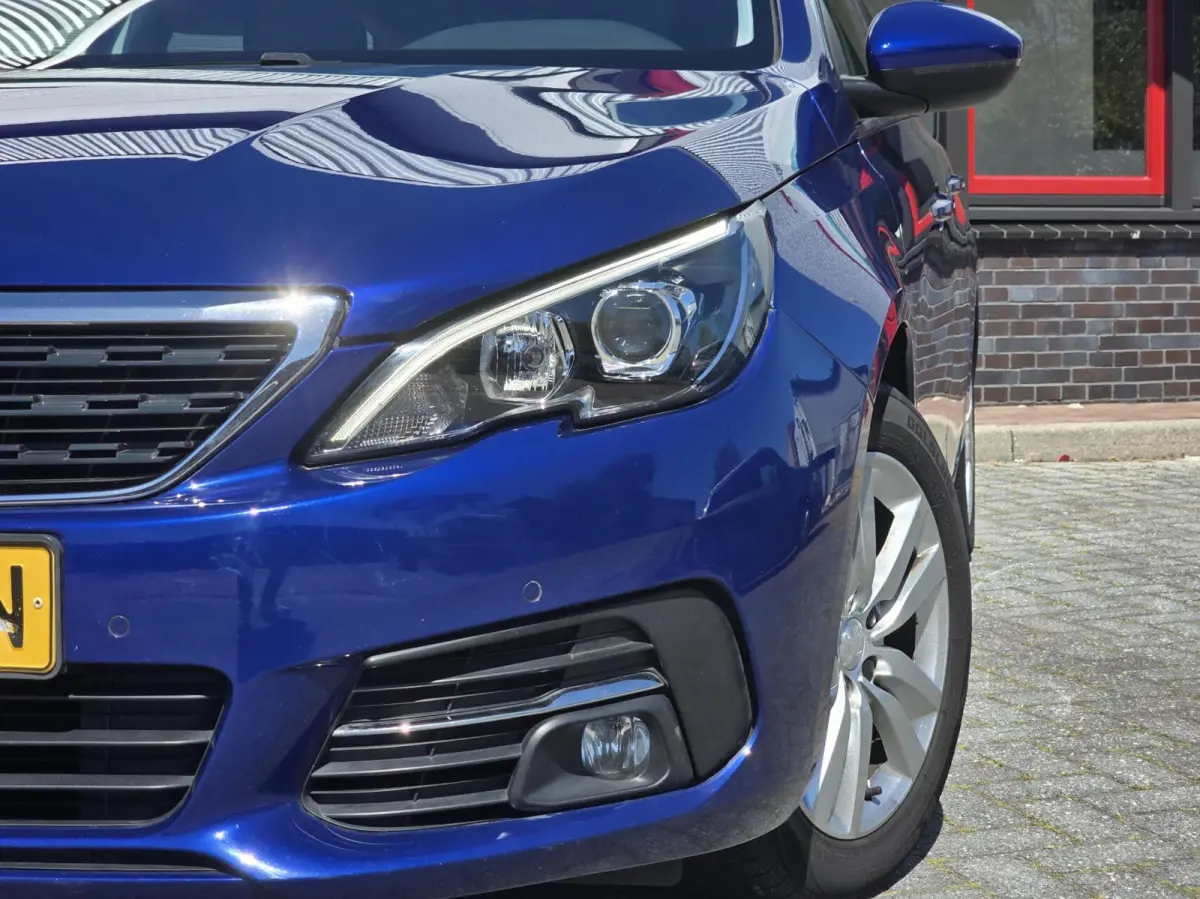1.2 PureTech Blue Lease Exec. Navi/Pano/Clima