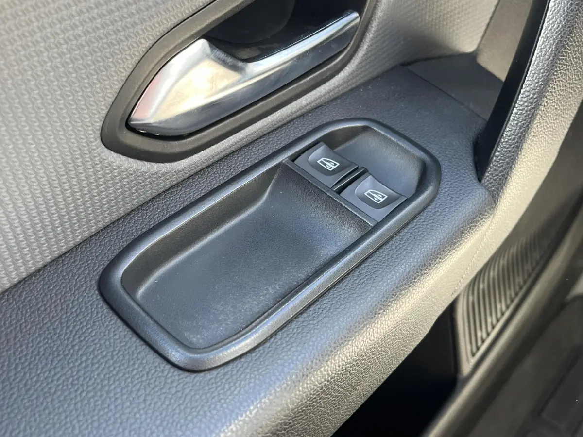 1.5 dCi 95 Comfort*CRUISE*A/C*HAAK*TEL*
