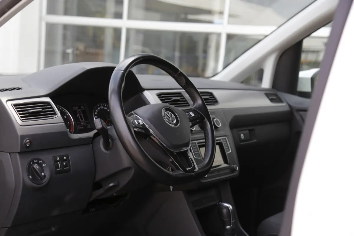 1.4 TGI Trendline 5 Persoons Automaat*Perfect VW Onderh.*Trekhaak/2x zijschuifdeur/Stoelverw./Climate-Control/Camera/Parkeersens.V+A*
