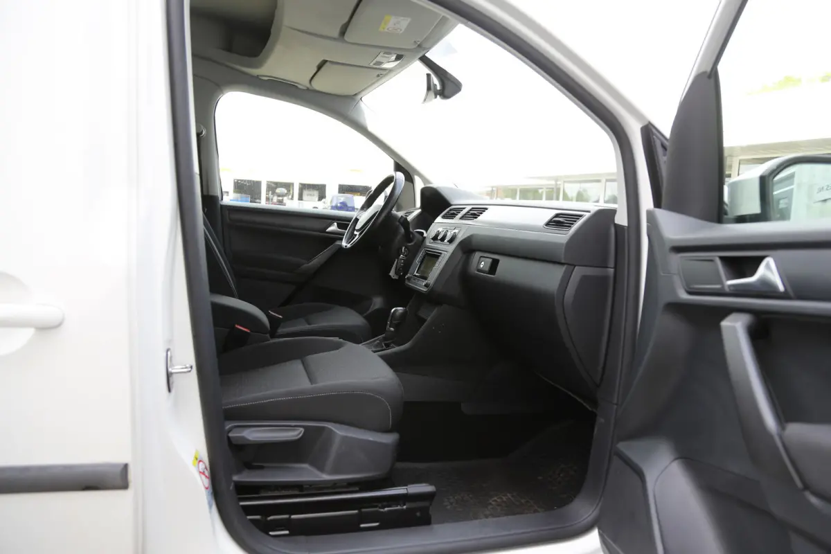 1.4 TGI Trendline 5 Persoons Automaat*Perfect VW Onderh.*Trekhaak/2x zijschuifdeur/Stoelverw./Climate-Control/Camera/Parkeersens.V+A*