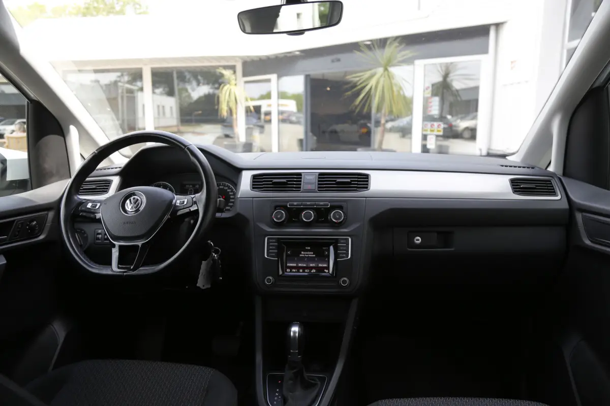 1.4 TGI Trendline 5 Persoons Automaat*Perfect VW Onderh.*Trekhaak/2x zijschuifdeur/Stoelverw./Climate-Control/Camera/Parkeersens.V+A*