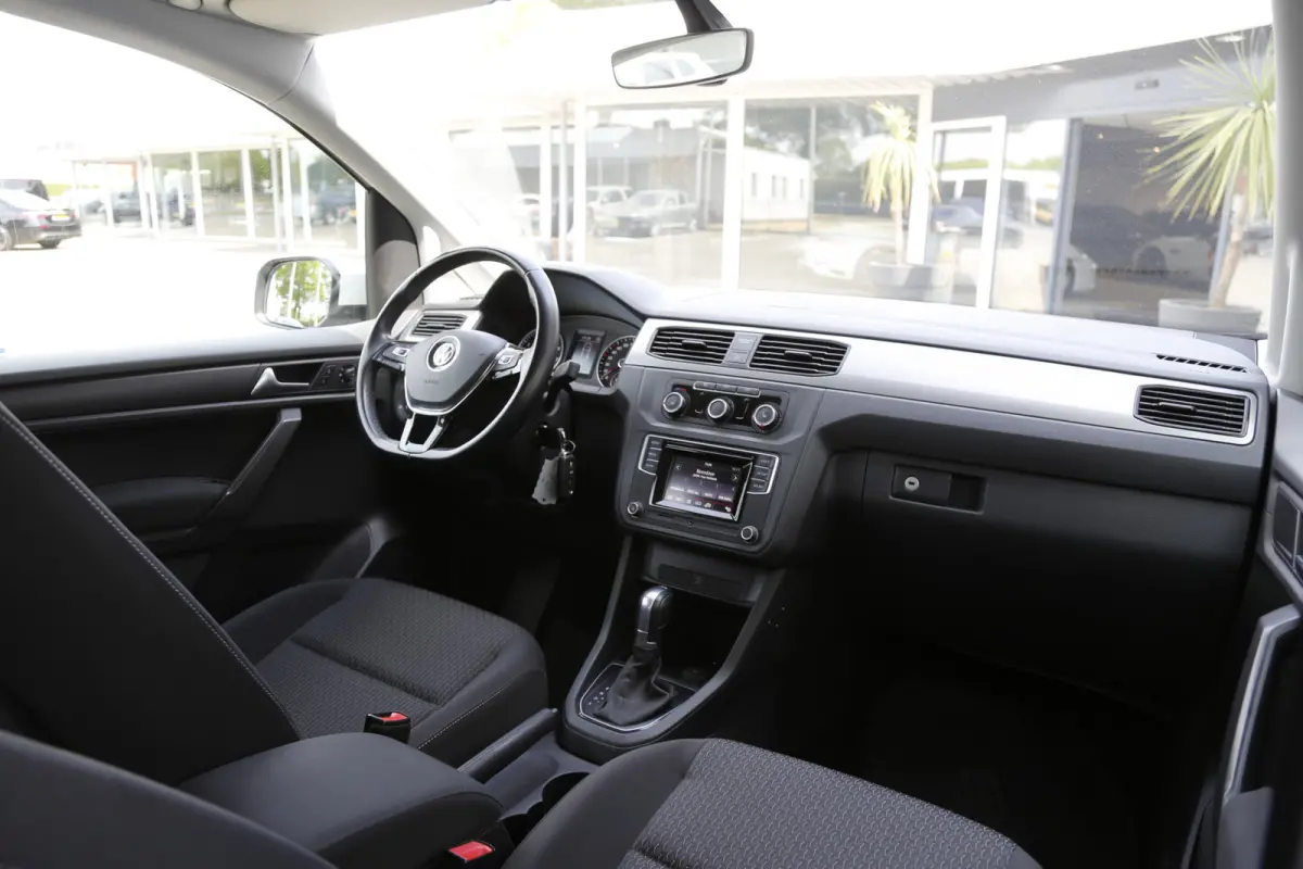 1.4 TGI Trendline 5 Persoons Automaat*Perfect VW Onderh.*Trekhaak/2x zijschuifdeur/Stoelverw./Climate-Control/Camera/Parkeersens.V+A*