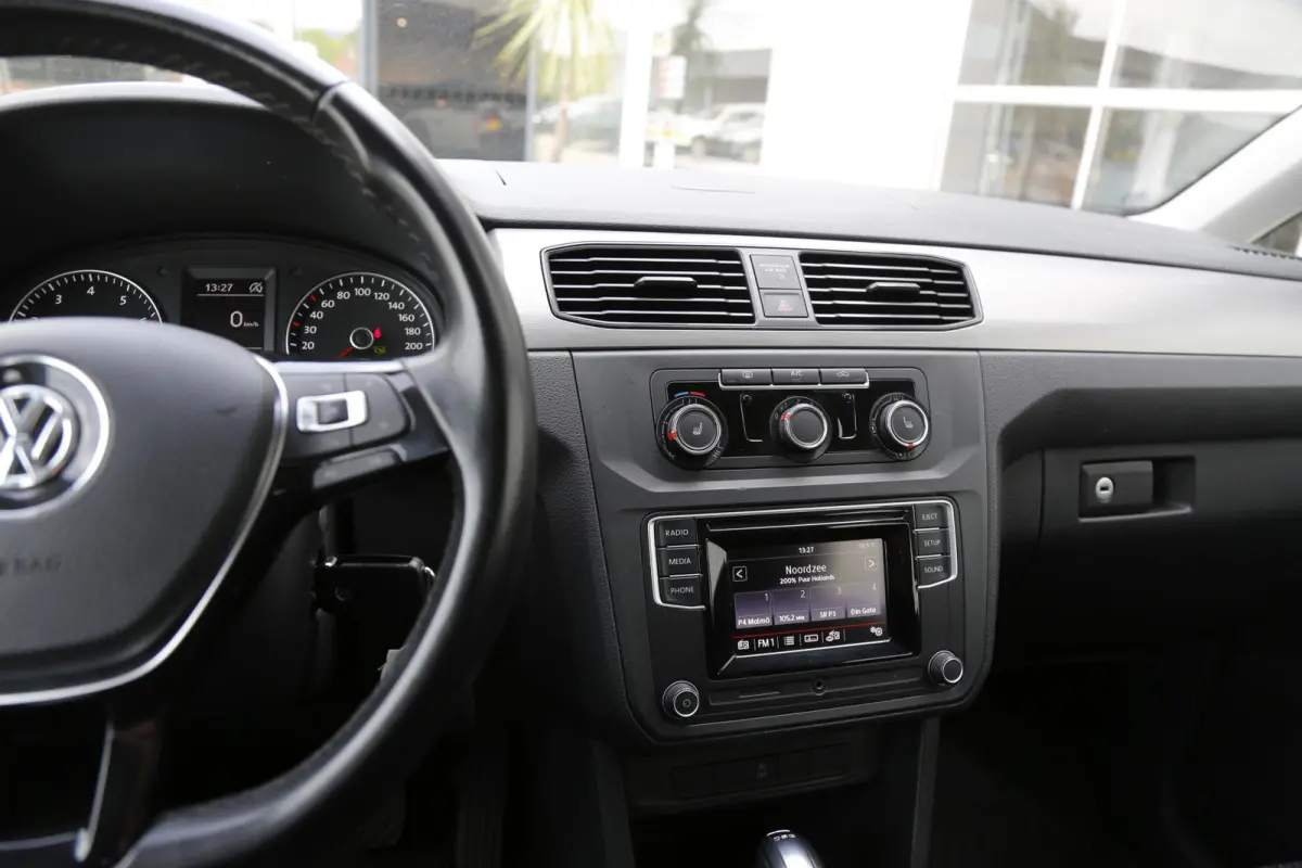 1.4 TGI Trendline 5 Persoons Automaat*Perfect VW Onderh.*Trekhaak/2x zijschuifdeur/Stoelverw./Climate-Control/Camera/Parkeersens.V+A*
