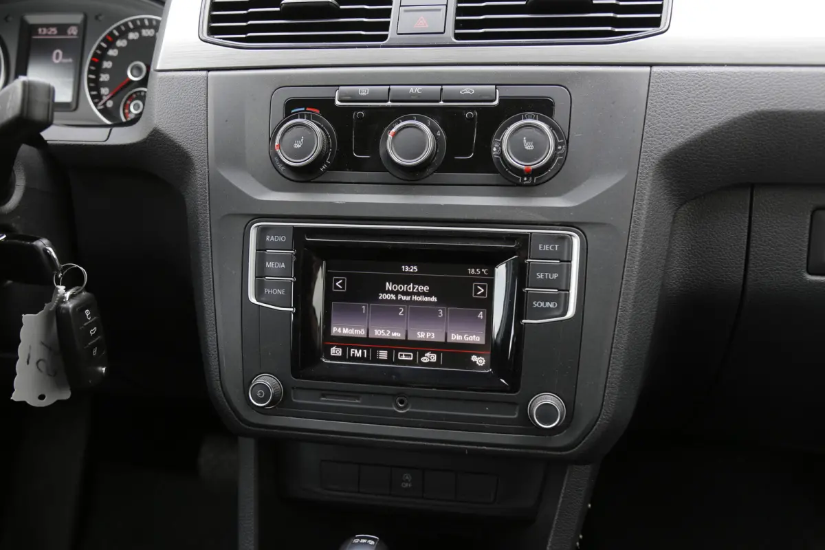 1.4 TGI Trendline 5 Persoons Automaat*Perfect VW Onderh.*Trekhaak/2x zijschuifdeur/Stoelverw./Climate-Control/Camera/Parkeersens.V+A*